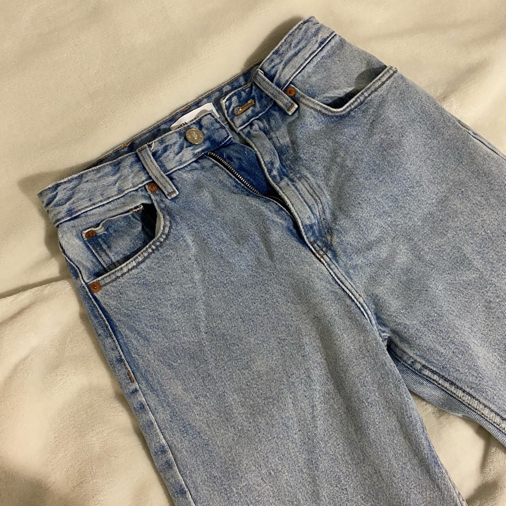 ZARA STRAIGHT LEG JEANS